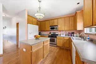 170 Cobbler Ct, Sugar Grove, IL 60554 - Photo 12