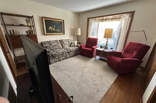 28 Queens Ct, Westchester, IL 60154 - Photo 12