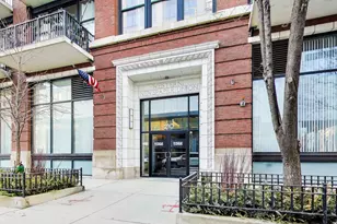 210 S Desplaines St, Chicago, IL 60661 - Photo 2
