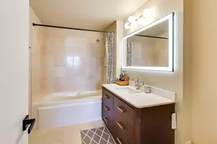 210 S Desplaines St, Chicago, IL 60661 - Photo 10