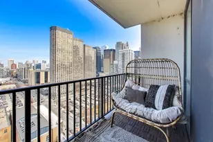 210 S Desplaines St, Chicago, IL 60661 - Photo 14