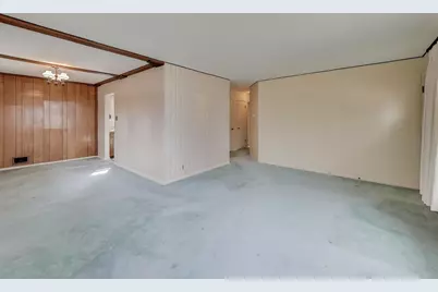 320 N Prospect Manor Avenue, Mount Prospect, IL 60056 - Photo 6