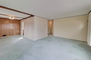 320 N Prospect Manor Ave, Mount Prospect, IL 60056 - Photo 6