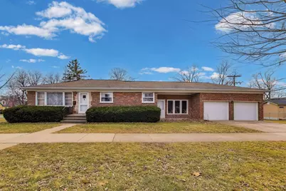 320 N Prospect Manor Avenue, Mount Prospect, IL 60056 - Photo 1