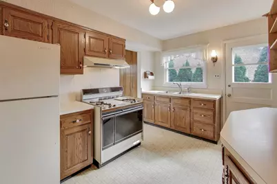 320 N Prospect Manor Avenue, Mount Prospect, IL 60056 - Photo 10