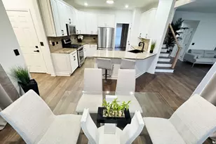 720 Tulip Cir, Island Lake, IL 60042 - Photo 16