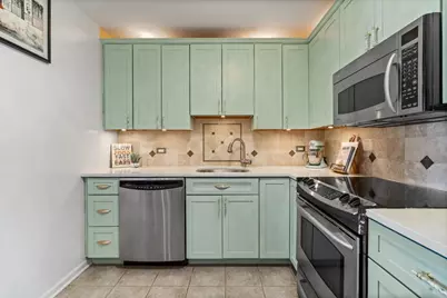 1450 N Astor Street #8C, Chicago, IL 60610 - Photo 8