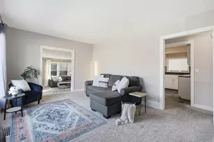 2938 31st St, Rock Island, IL 61201 - Photo 4