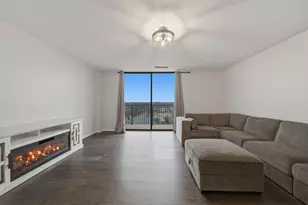 190 S Wood Dale Rd, Wood Dale, IL 60191 - Photo 6