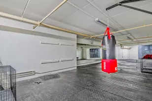 2633 W Bryn Mawr Ave, Chicago, IL 60659 - Photo 10