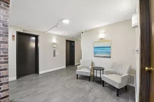 601 W Huntington Commons Rd, Mount Prospect, IL 60056 - Photo 4