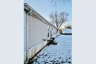 605 Carriage Lane Estates, Streator, IL 61364 - Photo 16