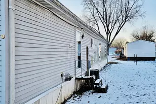 605 Carriage Lane Estates, Streator, IL 61364 - Photo 16