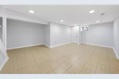 5221 S Parkside Avenue, Chicago, IL 60638 - Photo 10