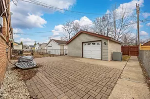 7769 Mason Ave, Burbank, IL 60459 - Photo 16