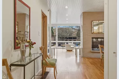 5631 S Blackstone Avenue, Chicago, IL 60637 - Photo 2