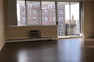 10S453 Echo Ln, Willowbrook, IL 60527 - Photo 4