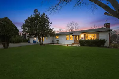 810 N Cherry Street, Addison, IL 60101 - Photo 1