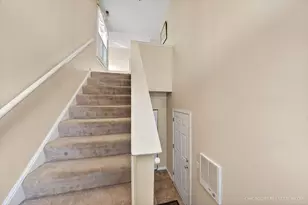 1404 Meadowsedge Ln, Carpentersville, IL 60110 - Photo 2