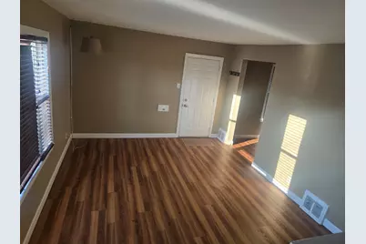 11233 S S Avenue M Avenue, Chicago, IL 60617 - Photo 2