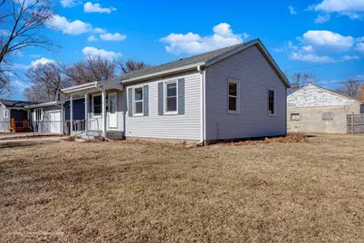 410 N Circle Drive, Wilmington, IL 60481 - Photo 2