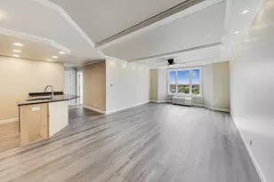 1 Renaissance Pl, Palatine, IL 60067 - Photo 2