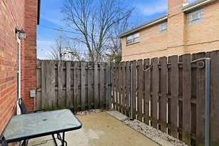 200 Linn Ct, North Aurora, IL 60542 - Photo 14