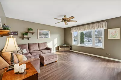 1157 Sawmill Lane, Algonquin, IL 60102 - Photo 8