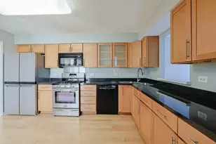 1120 Courtland Dr, Buffalo Grove, IL 60089 - Photo 14