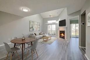 1120 Courtland Dr, Buffalo Grove, IL 60089 - Photo 10