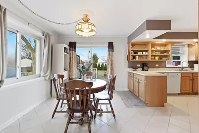 1120 Poplar Street, Lake in the Hills, IL 60156 - Photo 8