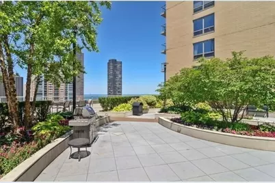 420 E Waterside Drive #1401, Chicago, IL 60601 - Photo 24
