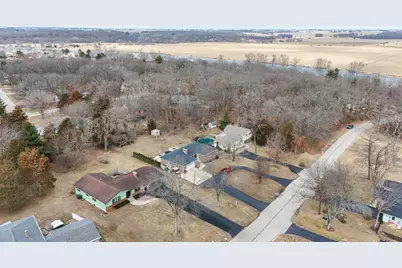 2235 Center Lane, Dixon, IL 61021 - Photo 4