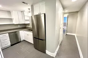 311 W Harrison St, Oak Park, IL 60304 - Photo 2