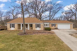 603 Huntley Terrace, Crete, IL 60417 - Photo 2