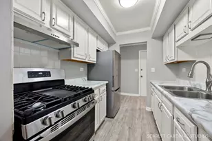 2208 Country Club Dr, Woodridge, IL 60517 - Photo 6