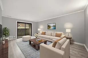 2208 Country Club Dr, Woodridge, IL 60517 - Photo 2