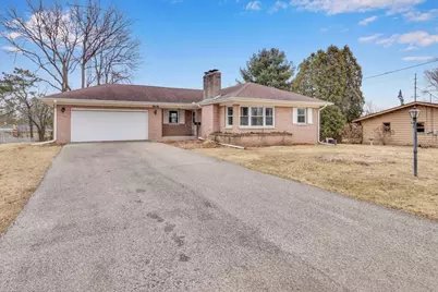 1636 Whitney Boulevard, Belvidere, IL 61008 - Photo 2