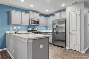 1141 Westlake Dr, Cary, IL 60013 - Photo 8