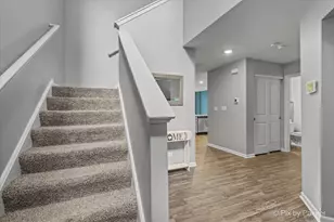 1141 Westlake Dr, Cary, IL 60013 - Photo 4