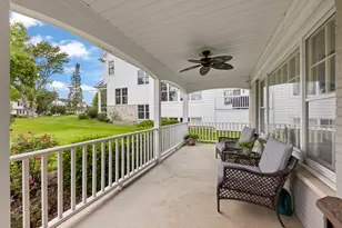 255 Grandview Ave, Glen Ellyn, IL 60137 - Photo 2