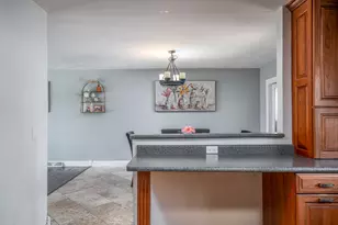 3225 28th St Ct, Rock Island, IL 61201 - Photo 6