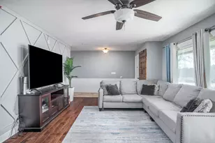 3225 28th St Ct, Rock Island, IL 61201 - Photo 8