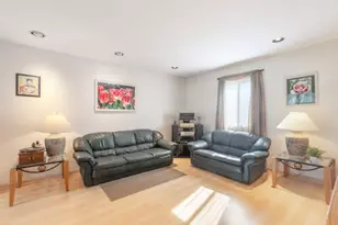 203 Albert Dr, Vernon Hills, IL 60061 - Photo 8