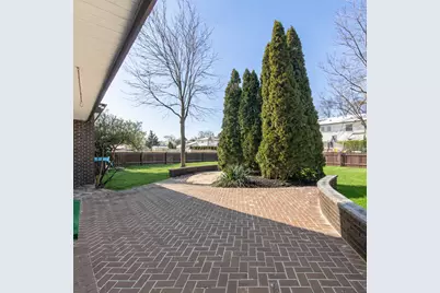 8332 N Knight Avenue, Niles, IL 60714 - Photo 2