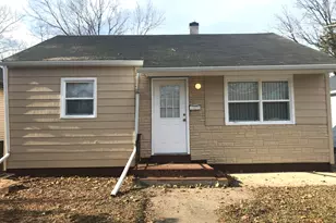 924 Pine St, Waukegan, IL 60085 - Photo 1