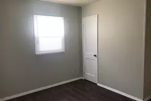 924 Pine St, Waukegan, IL 60085 - Photo 6