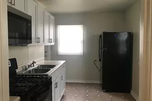 924 Pine St, Waukegan, IL 60085 - Photo 4