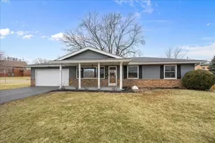 103 Main St, Sugar Grove, IL 60554 - Photo 1