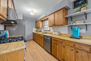 103 Main St, Sugar Grove, IL 60554 - Photo 10